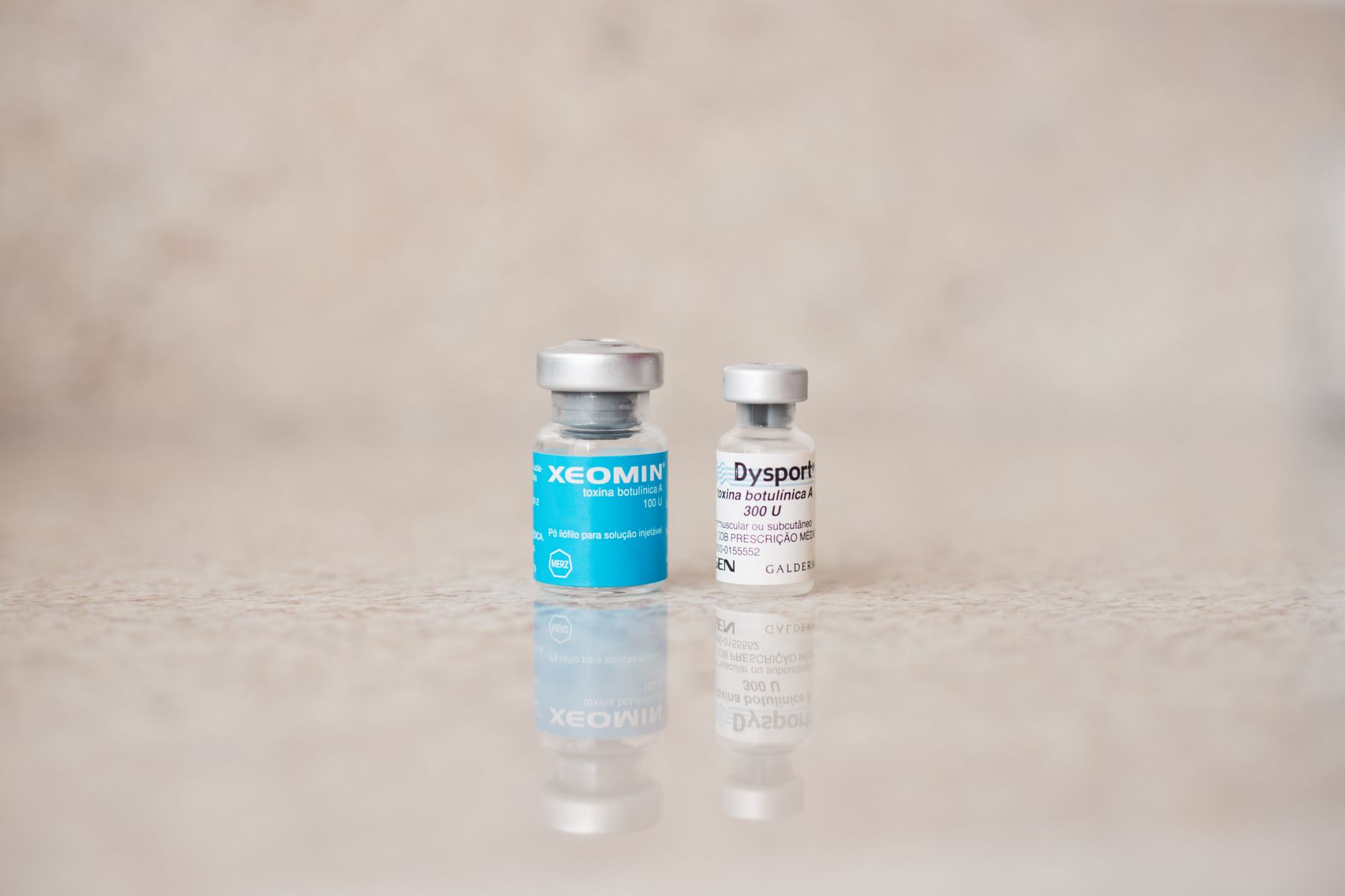 Peptide vs. Steroide: Mechanismen, Sicherheit und Legalität im Vergleich