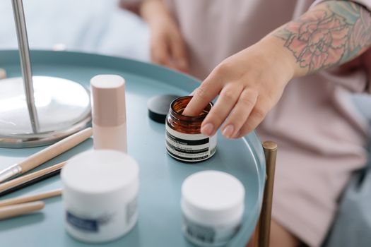Argireline : le guide complet du « botox topique » (Acetyl Hexapeptide-3)