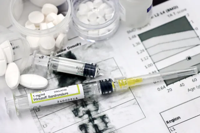Sermorelina vs Ipamorelina: który sekretagog hormonu wzrostu wybrać?