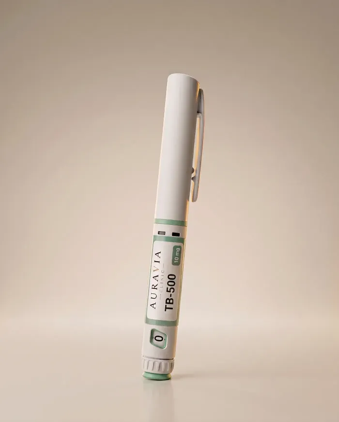 Fabrycznie napełniony TB-500 Pen firmy AuraVia Research, sam na jednolitym tle